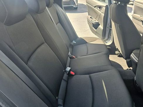 Used 2018 Honda Civic Sport image 16