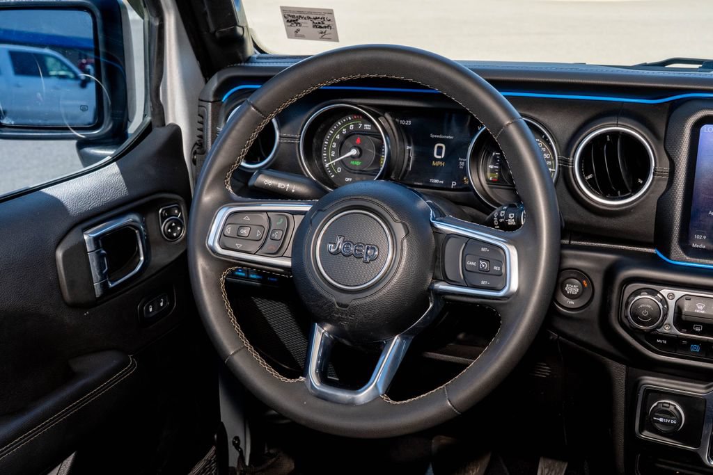 Used 2023 Jeep Wrangler Unlimited Sahara AWD/4WD image 19