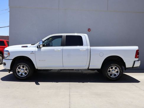 Used 2024 RAM 2500 Laramie AWD/4WD image 2