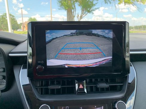 Used 2025 Toyota Corolla LE FWD image 14