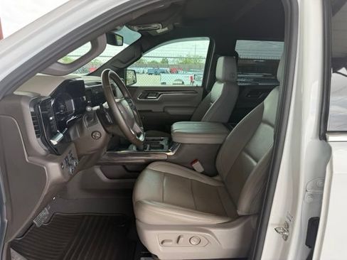 Used 2024 Chevrolet Silverado 1500 LTZ AWD/4WD image 14