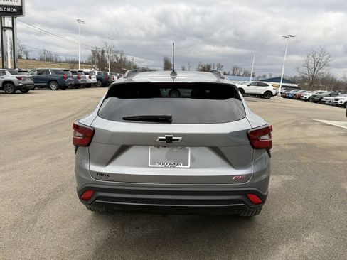 New 2026 Chevrolet Trax RS w/ Sunroof Package image 4
