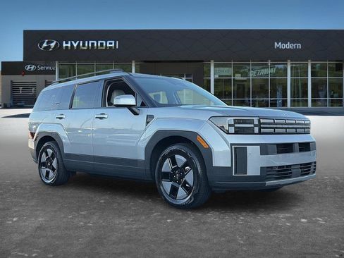 Used 2026 Hyundai Santa Fe SEL FWD image 2