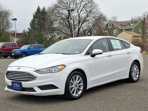 Certified 2017 Ford Fusion SE w/ Fusion SE Technology Package image 3
