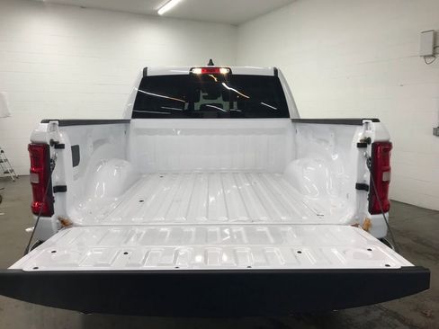 New 2026 RAM 1500 4x4 Crew Cab image 34