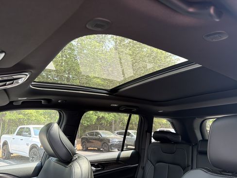 New 2026 Jeep Grand Cherokee Limited RWD image 40