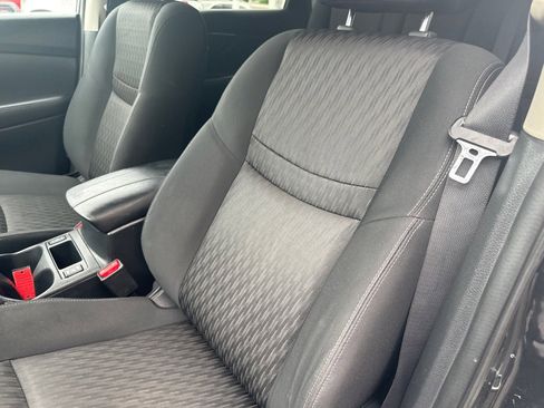 Used 2017 Nissan Rogue SV AWD/4WD image 19