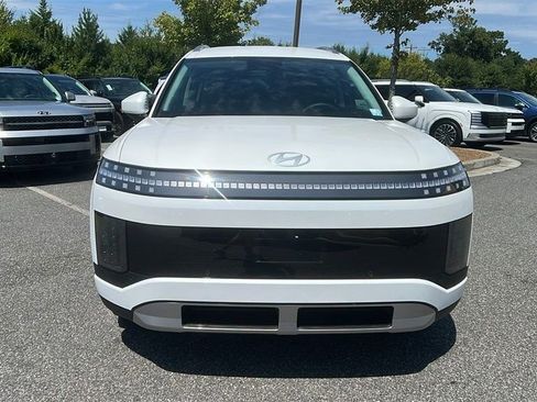 New 2026 Hyundai Ioniq 9 SE AWD/4WD image 2