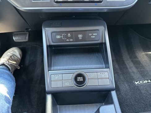 Used 2024 Hyundai Kona SEL FWD image 34