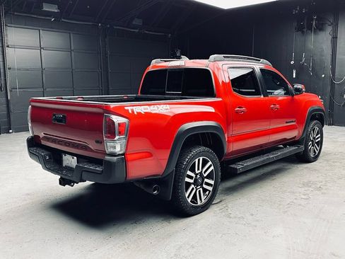 Used 2020 Toyota Tacoma TRD Off-Road AWD/4WD image 7