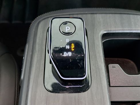 Used 2023 Nissan Ariya AWD image 25