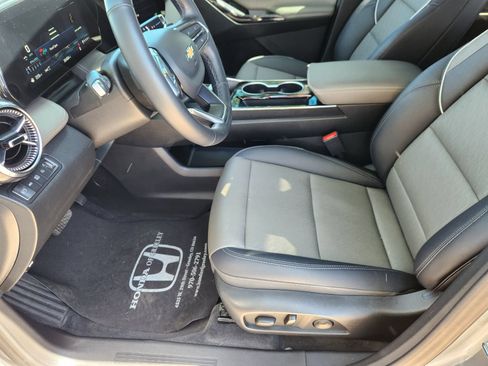 Used 2025 Chevrolet Equinox LT w/ Convenience Package II AWD/4WD image 10