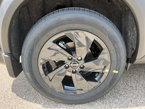 New 2026 Nissan Rogue SV image 12