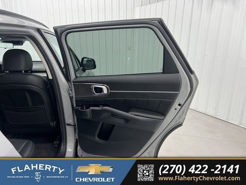 Used 2022 Kia Sorento SX image 12