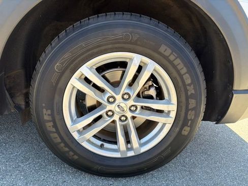 Used 2023 Ford Explorer XLT w/ Equipment Group 202A RWD image 24