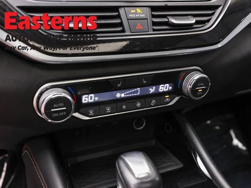 Used 2025 Nissan Altima 2.5 SR w/ SR Premium Package FWD image 20