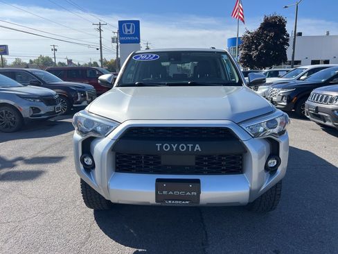 Used 2022 Toyota 4Runner SR5 Premium image 8