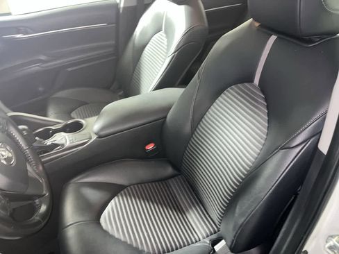Used 2023 Toyota Camry SE image 15