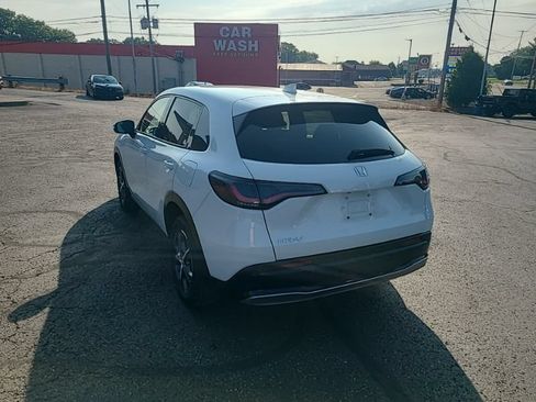 Used 2024 Honda HR-V EX-L image 4