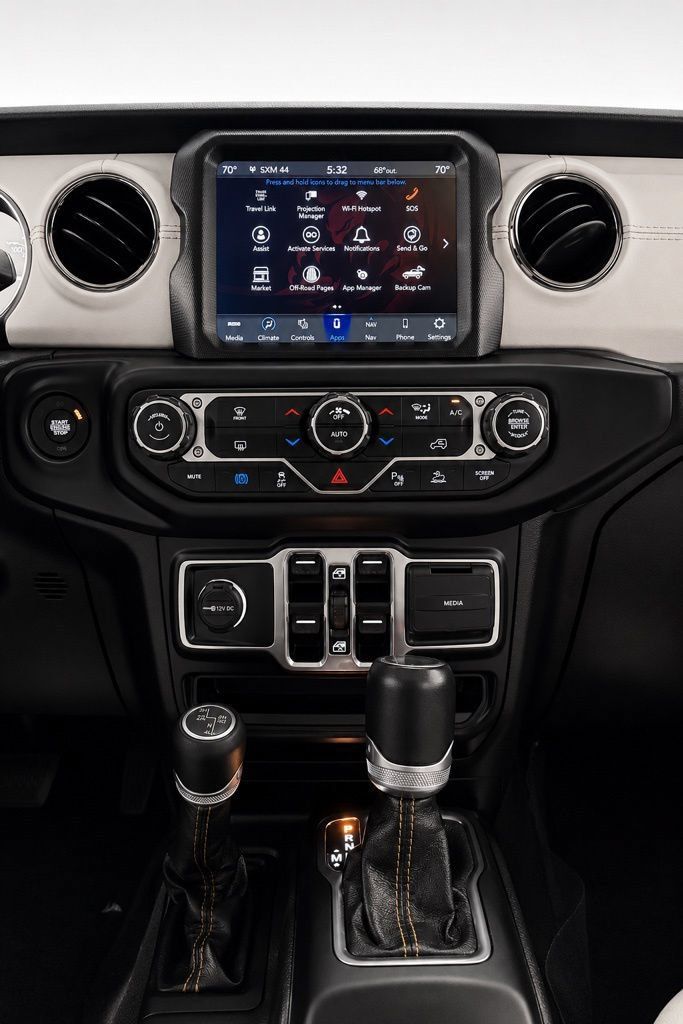 Used 2023 Jeep Wrangler Unlimited Sahara AWD/4WD image 26