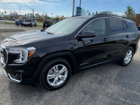 Used 2023 GMC Terrain SLE w/ Driver Convenience Package FWD image 6