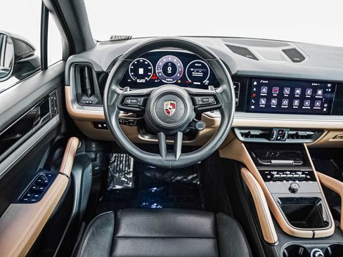 Certified 2024 Porsche Cayenne S w/ Premium Package Plus AWD/4WD image 16