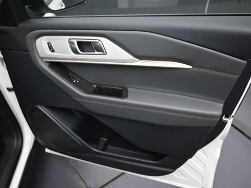 New 2026 Ford Explorer Active w/ Active Comfort Package RWD image 37