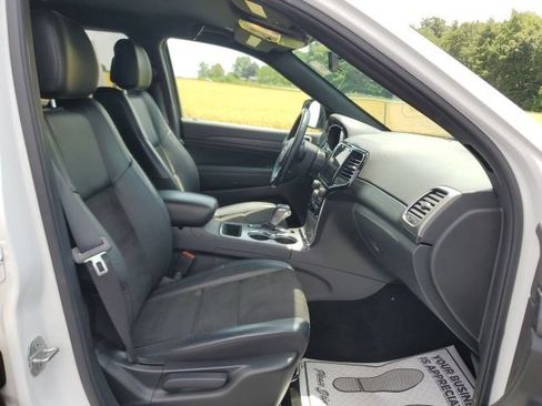 Used 2021 Jeep Grand Cherokee Laredo X AWD/4WD image 23