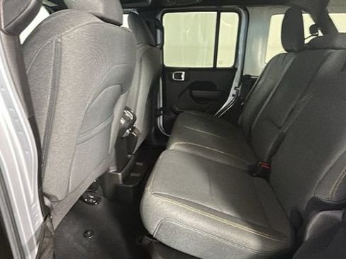 Used 2024 Jeep Wrangler Unlimited AWD/4WD image 25