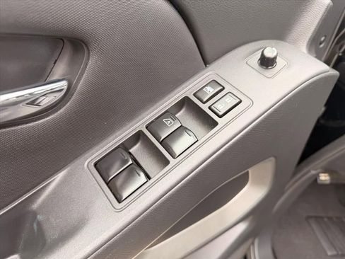 Used 2023 Nissan Frontier SV image 19