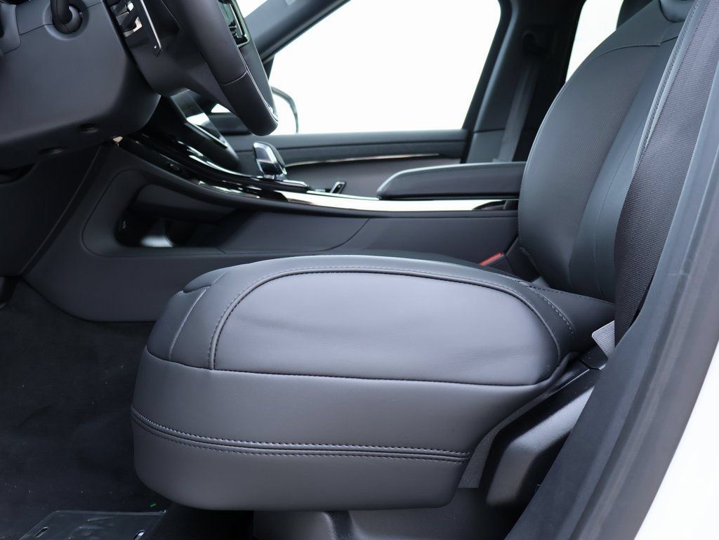 New 2025 Land Rover Range Rover Sport Dynamic SE AWD/4WD image 37
