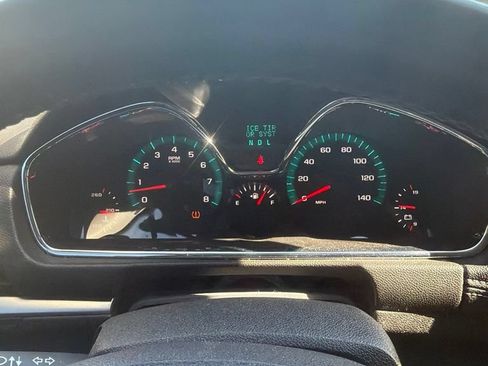 Used 2016 Chevrolet Traverse LT FWD image 9