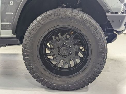 Used 2022 Ford Bronco Everglades image 30