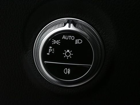 Used 2025 Mercedes-Benz C 43 AMG 4MATIC Sedan image 8