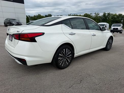 Used 2024 Nissan Altima 2.5 SV w/ SV Premium Package FWD image 17