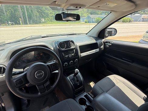 Used 2014 Jeep Compass Sport w/ Power Value Group image 2