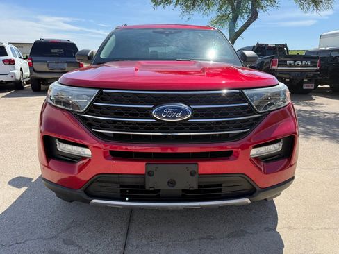 Used 2020 Ford Explorer XLT w/ Equipment Group 202A image 2