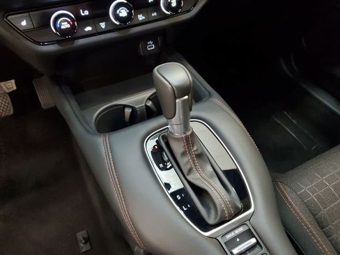 Certified 2025 Honda HR-V Sport image 8