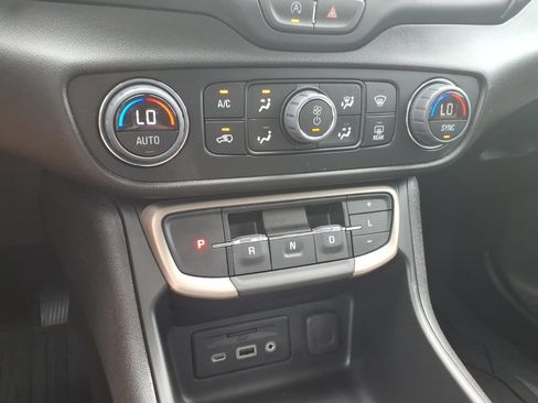 Used 2024 GMC Terrain Denali w/ Denali Premium Package AWD/4WD image 24