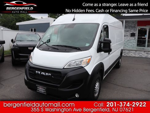 Used 2025 RAM ProMaster 2500 w/ Convenience Group FWD image 1