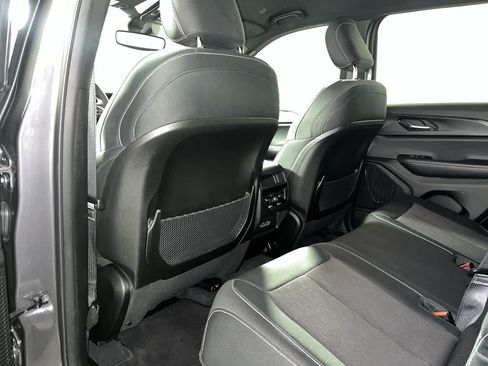 Used 2024 Jeep Grand Cherokee Laredo AWD/4WD image 24