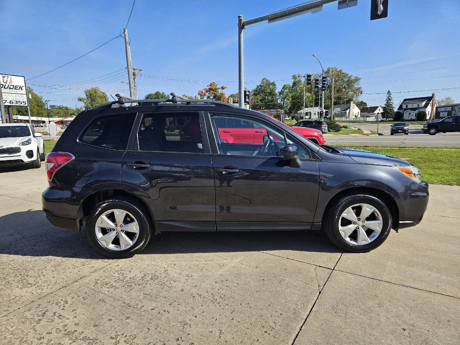 Used 2015 Subaru Forester 2.5i Premium w/ All-Weather Package AWD/4WD image 5