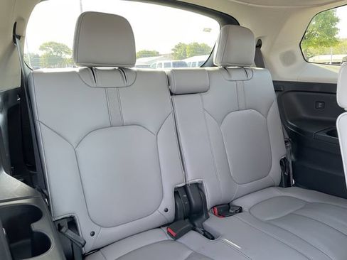 Certified 2025 Honda Pilot Touring image 29