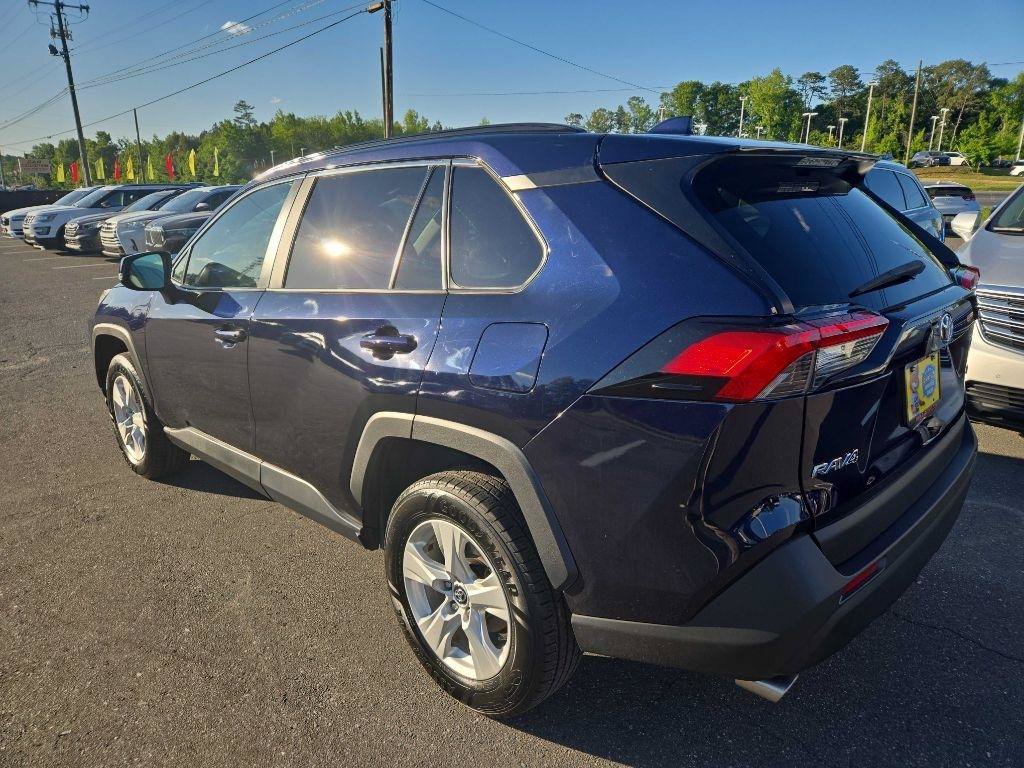 Used 2020 Toyota RAV4 XLE FWD image 6