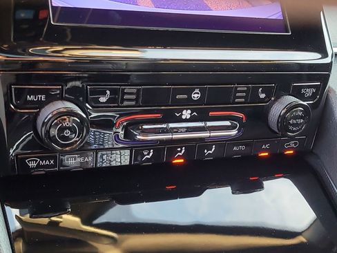 New 2025 Jeep Grand Cherokee 4WD image 25