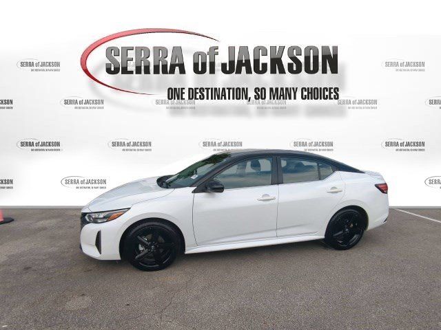 Used 2025 Nissan Sentra SR FWD image 5