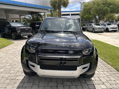Used 2023 Land Rover Defender 130 SE AWD/4WD image 18