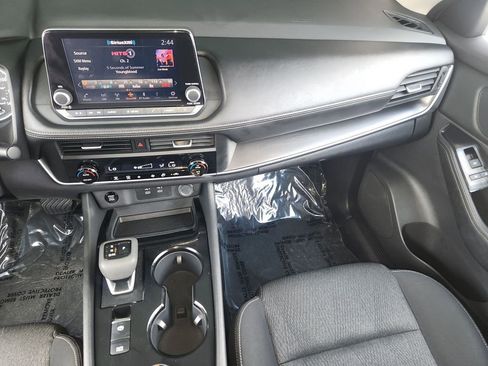 Used 2025 Nissan Rogue SV image 16