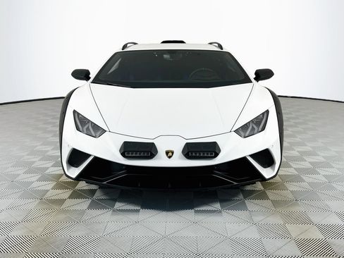 Used 2023 Lamborghini Huracan Sterrato AWD/4WD image 2