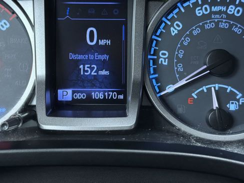 Used 2017 Toyota Tacoma SR5 w/ Tow Package image 22